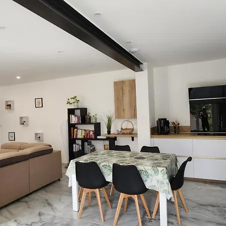 וילה Papillons 'jardin & Clim' 'proche Centre & Plages' *